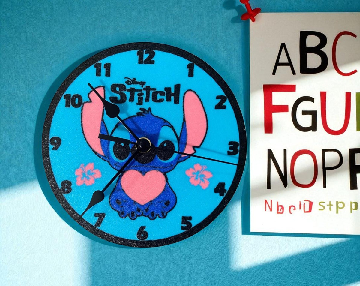 Ρολόι Τοίχου Stitch – Χειροποίητη Δημιουργία
