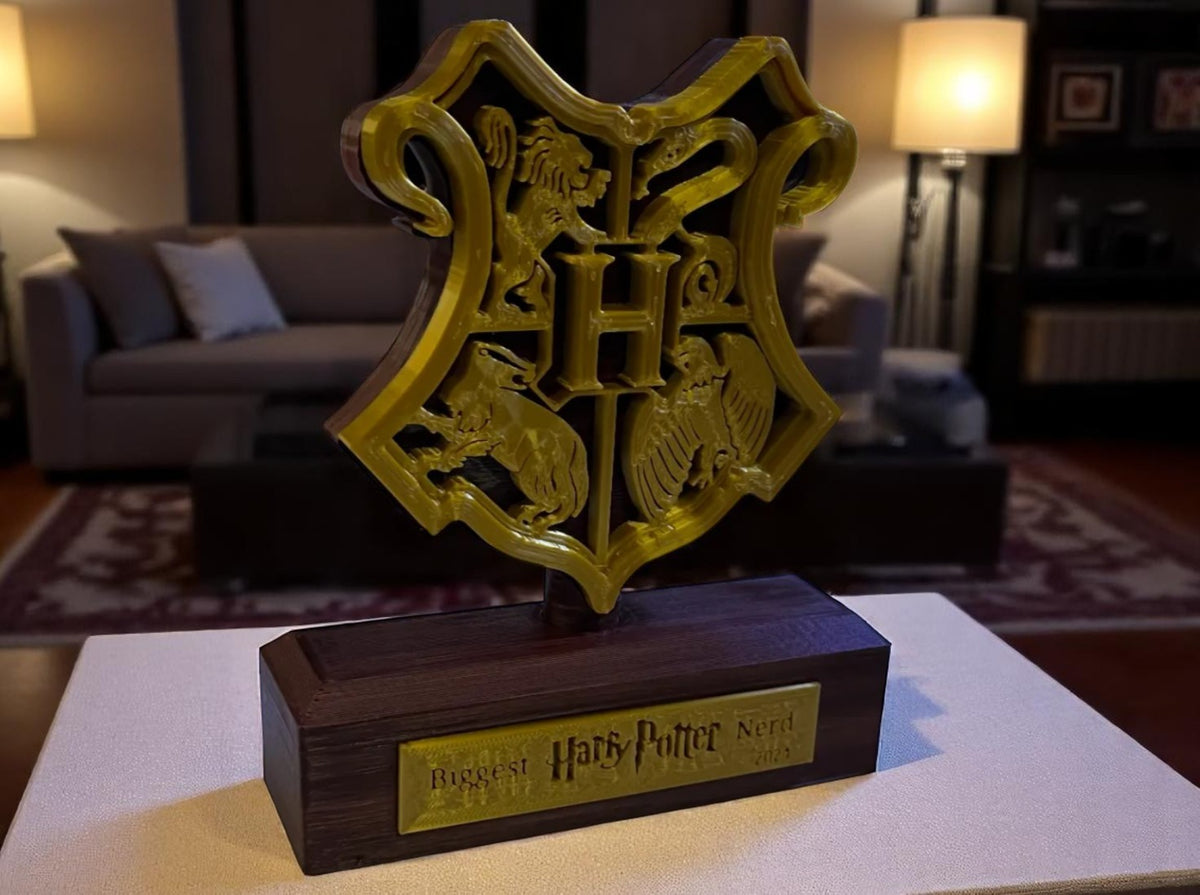 Βραβείο “Biggest Harry Potter Nerd” – 3D Printed Fan Art Διακοσμητικό Με Έμβλημα Χόγκουαρτς