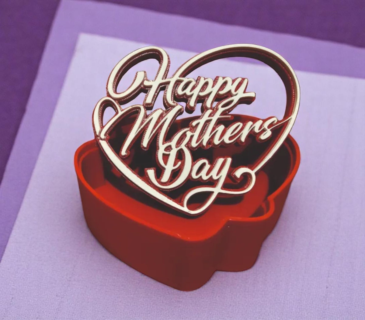 Elegant Heart-Shaped "Happy Mother's Day" Decorative Ornament with Red Base - The Ultimate Gift of Love
