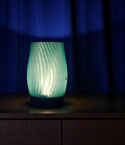 “Spiral Mist” 3D Printed Table Lamp – Elegance in Motion