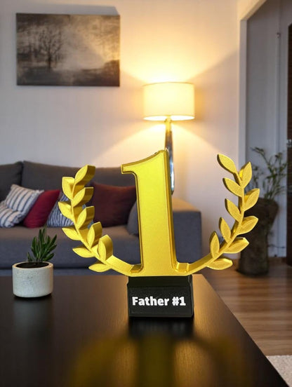  Τρόπαιο "Father #1" - Το Χρυσό Βραβείο για τον Καλύτερο Πατέρα