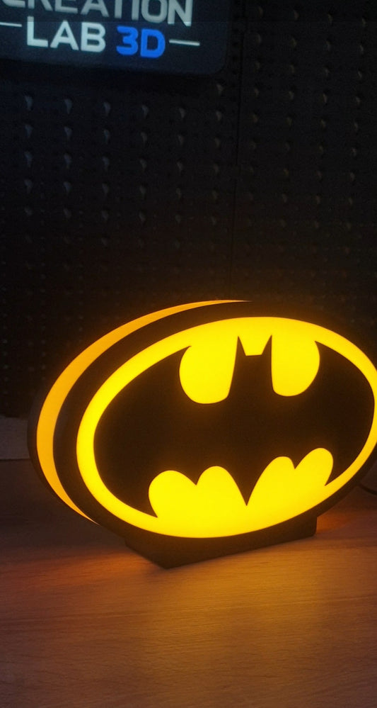Batman Logo Lightbox – Φωτιζόμενο Διακοσμητικό Σήμα Νυχτερινού Ιππότη