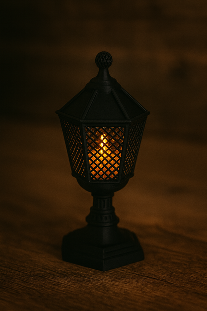 Vintage Street Lantern Candle Holder Set – Victorian Style Miniature Lamps | Retro Townhouse Decor Gift
