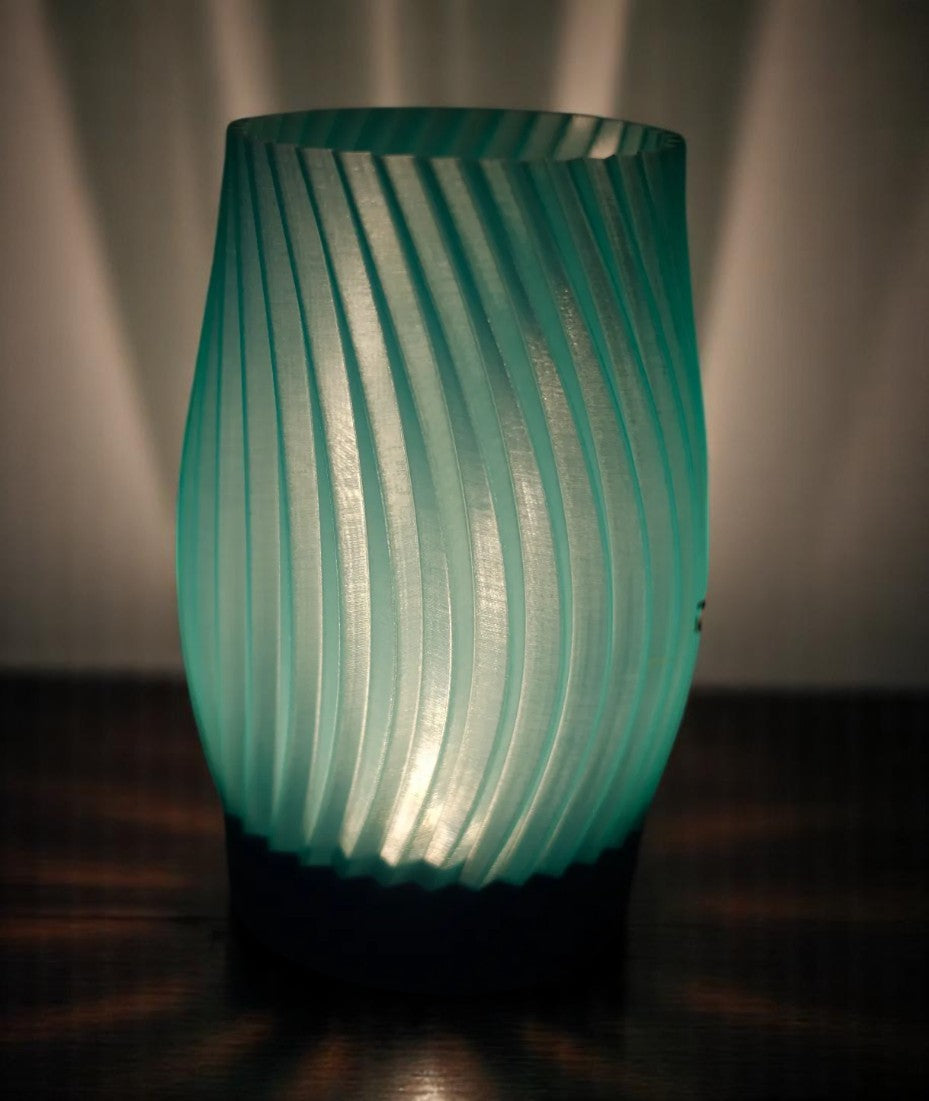 “Spiral Mist” 3D Printed Table Lamp – Elegance in Motion