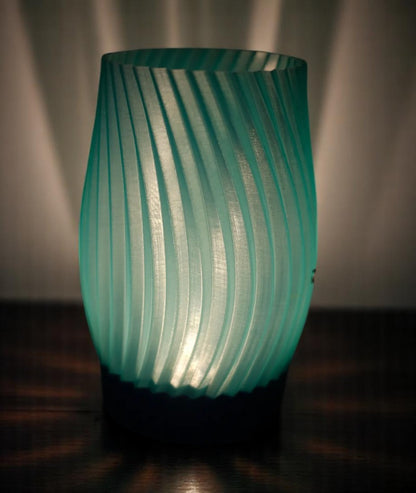 “Spiral Mist” 3D Printed Table Lamp – Elegance in Motion