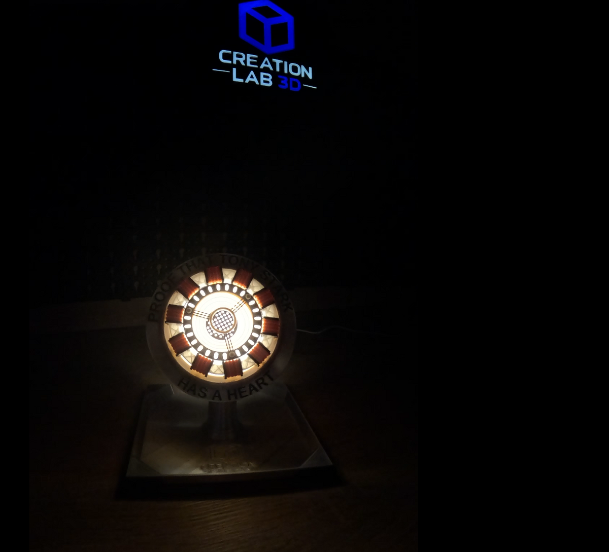 Iron Reactor - Επιτραπέζιο Φωτιστικό "Αντιδραστήρας" | Μοναδικό Hero Light για Gamers & Fans
