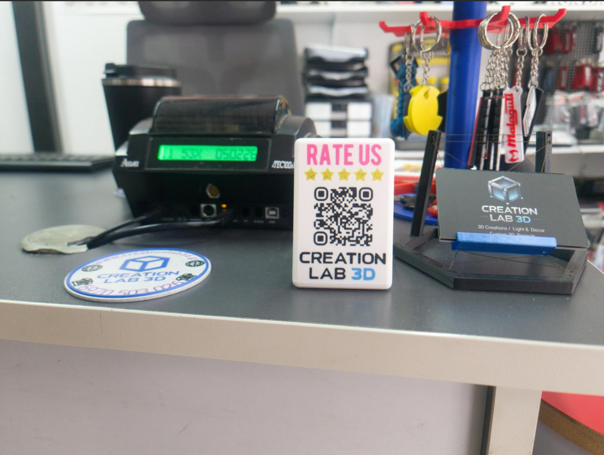 Smart Review Stand – Επιτραπέζιο QR Stand για Αξιολογήσεις, WiFi & Menu