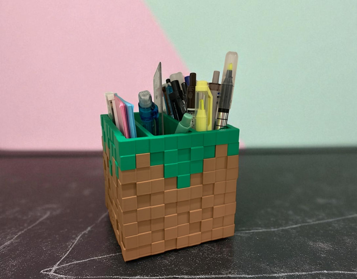 Minecraft Grass Pencil Holder – The Most Iconic Block on Your Desk!