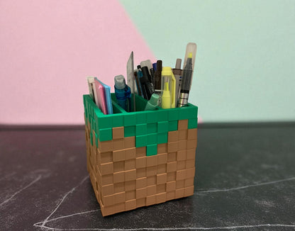 Minecraft Grass Pencil Holder – The Most Iconic Block on Your Desk!