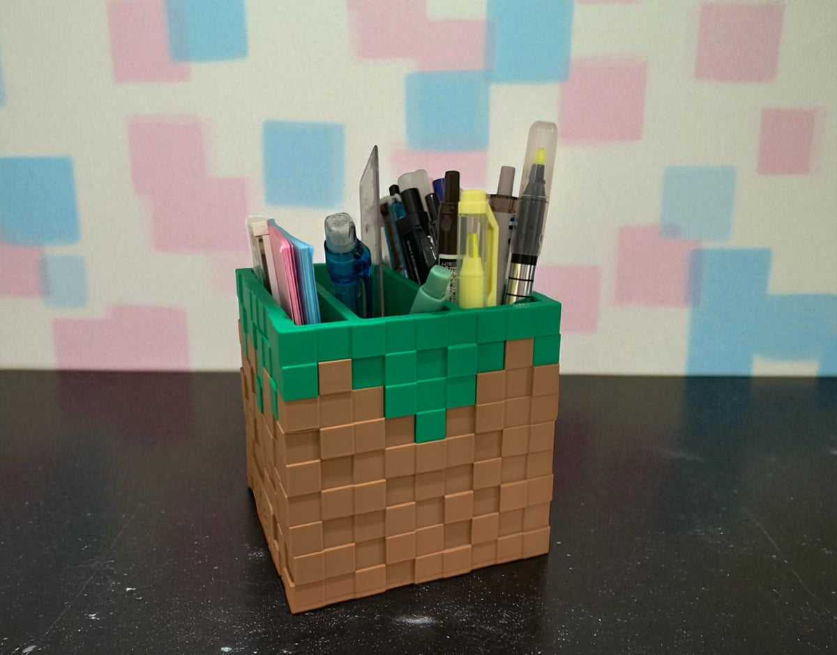 Minecraft Grass Pencil Holder – The Most Iconic Block on Your Desk!