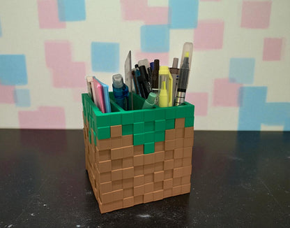 Minecraft Grass Pencil Holder – The Most Iconic Block on Your Desk!